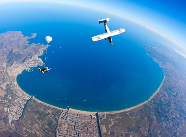 Small plane and tandem jump 